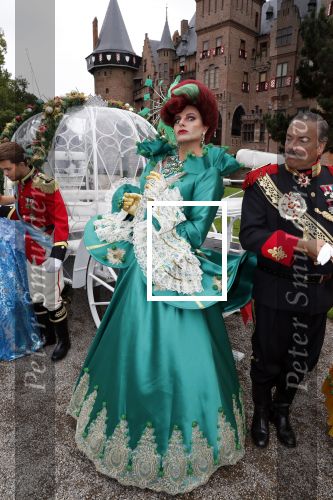 Haarzuilens 12 september 2018
Presentatie cast RTL Kerstshow op kasteel de haar. De cast bestaat uit Carlo Boszhard Buddy Vedder Esmee v Kampen Berget Lewis Pip Pellens Fred v Leer Ger Otte Celinde Schoenmaker en de kerstman.