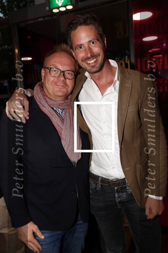 Amstelveen 24 september 2018
Premiere tussen kunst en kitch in schouwburg Amstelveen. Frits Huffnagel met een kennis