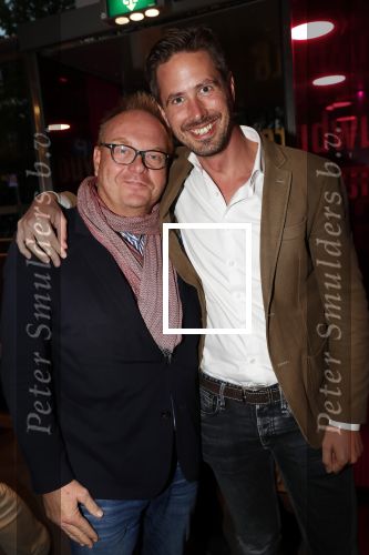 Amstelveen 24 september 2018
Premiere tussen kunst en kitch in schouwburg Amstelveen. Frits Huffnagel met een kennis