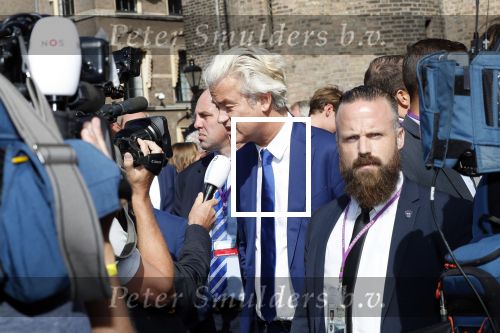 Den Haag 18 september 2018
Prinsjesdag 2018 op het binnenhof. Komning Willem Alexander Koningin Maxima Prins Constantijn en Prinses Laurentien zijn aanwezig. Geert Wilders met â€¦ en zijn beveiliging