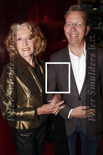 Amstelveen 24 september 2018
Premiere tussen kunst en kitch in schouwburg Amstelveen. Gerrie v d Klei met een kennis