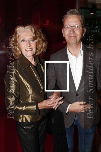Amstelveen 24 september 2018
Premiere tussen kunst en kitch in schouwburg Amstelveen. Gerrie v d Klei met een kennis