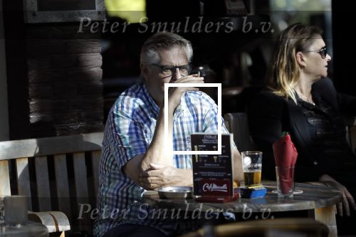 Amsterdam 17 september 2018
Hans v d Togt geniet van sigaretje bitterballen en een biertje op terras.