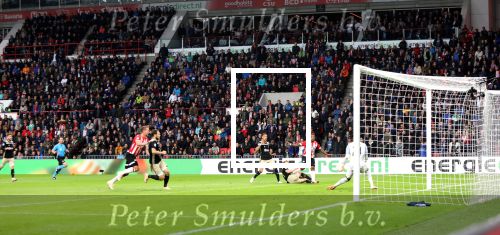 Eindhoven, 23 September 2018 PSV-AJAX Kompetitie, Seizoen 2018-2019 Eindstand 3-0
Hirving Lozano scoort 3-0
