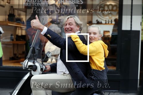 Amsterdam 14 september 2018

Jan Wieger van der Linden met zijn dochter op scooter.