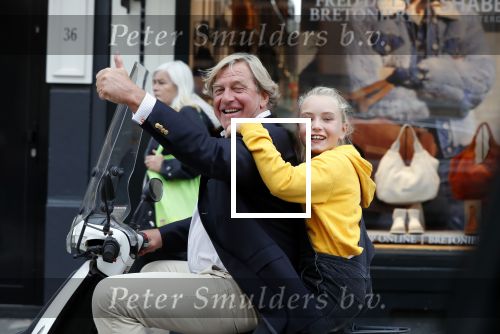 Amsterdam 14 september 2018

Jan Wieger van der Linden met zijn dochter op scooter.