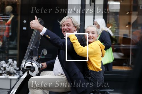 Amsterdam 14 september 2018

Jan Wieger van der Linden met zijn dochter op scooter.