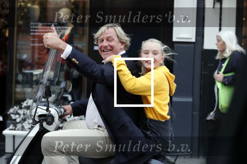 Amsterdam 14 september 2018

Jan Wieger van der Linden met zijn dochter op scooter.