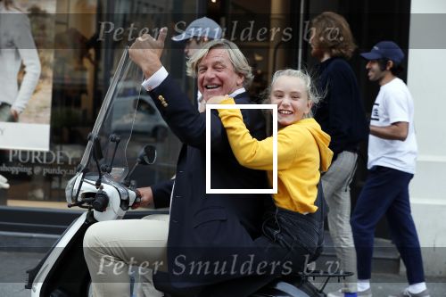 Amsterdam 14 september 2018

Jan Wieger van der Linden met zijn dochter op scooter.