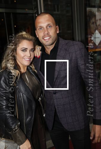 Amsterdam 10 september 2018
Feest Sjaak Swart in het nieuwe delamar theater. Johnny Heitinga en zijn vrouw Charlotte