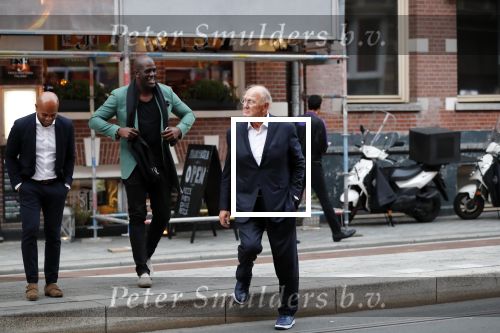 Amsterdam 10 september 2018
Feest Sjaak Swart in het nieuwe delamar theater. Joop v d Ende met zijn schoonzoon Vincent