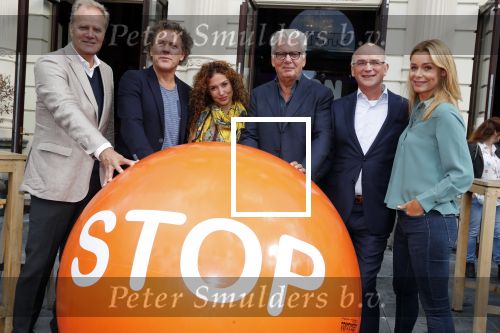 Amsterdam 7 september 2018
Presentatie stoptober 2018 door Froukje de Both met Katja Schuurman Jan Slagter en Kees v d Spek in Vondel CS.