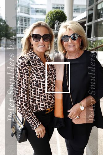 Amsterdam 16 september 2018
45 jaar Sheila de Vries in het Hilton. Kitty Leeser met Ghyta Bijlsma