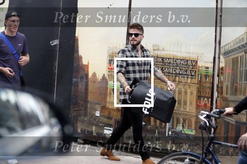 Amsterdam 20 september 2018
Rasmus Kristensen en Lasse Schone samen aan het winkelen op de pc hooftstraat.