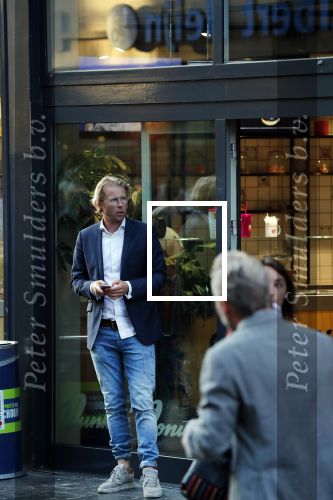 Amsterdam 17 september 2018
Leo Alkemade bellend op straat