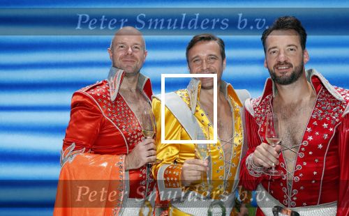 Utrecht 23 september 2018
Premiere Mamma Mia in beatrixtheater. Hoofdrollen zijn er voor Antje Monteiro Jolijn Henneman Sophia Wezer Hilke Bierman Dieter Troubleyn Emiel de Jong en Soy Kroon.