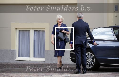 Den Haag 18 september 2018
Prinsjesdag 2018 op het binnenhof. Prinses Beatrix en mevr v Loon de Labouchere arriveren bij achterkant paleis Noordeine. Prinses Beatrix bezit een huis waar ze regelmatig verblijft.