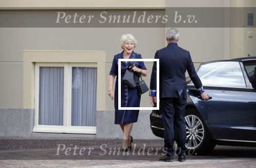 Den Haag 18 september 2018
Prinsjesdag 2018 op het binnenhof. Prinses Beatrix en mevr v Loon de Labouchere arriveren bij achterkant paleis Noordeine. Prinses Beatrix bezit een huis waar ze regelmatig verblijft.