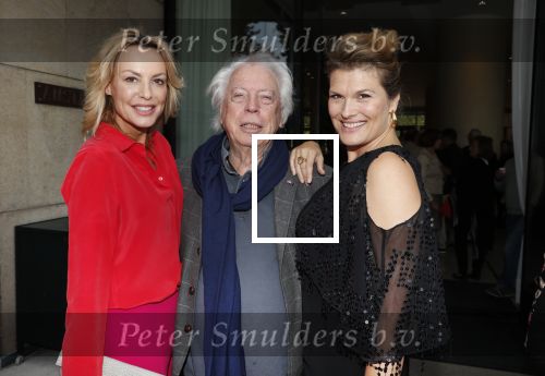 Amsterdam 16 september 2018
45 jaar Sheila de Vries in het Hilton.
Micky Hoogendijk met Anouk v Nes en Cees Dam