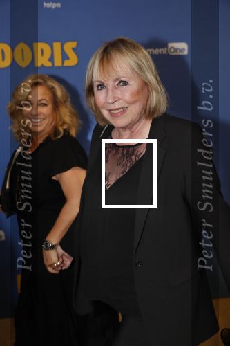 Amsterdm 17 september 2018
Premiere Doris in Tuschinski. De cast bestaat uit oa Tjitske Reidinga Guy Clemens Bracha v Doesburgh Tanik Moree Peter Blok . Mireille Bekooy