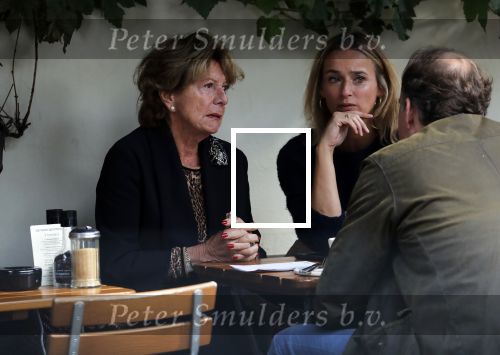 Amsterdam 15 september 2018
Neelie Kroes op terras met â€¦..