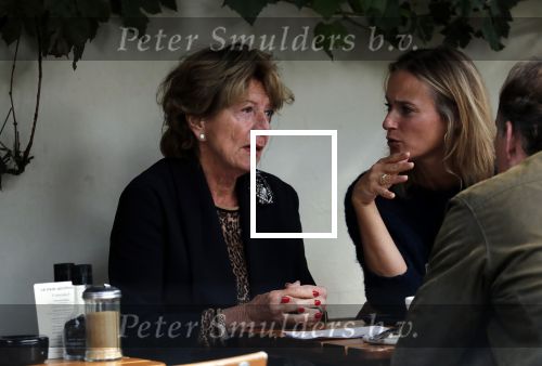 Amsterdam 15 september 2018
Neelie Kroes op terras met â€¦..