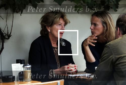 Amsterdam 15 september 2018
Neelie Kroes op terras met â€¦..