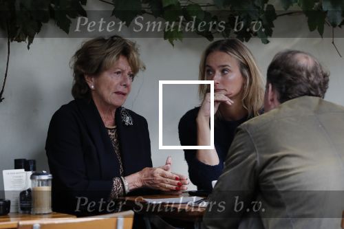 Amsterdam 15 september 2018
Neelie Kroes op terras met â€¦..