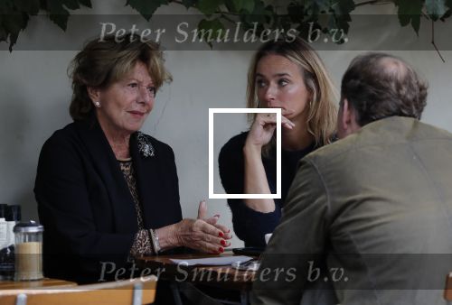 Amsterdam 15 september 2018
Neelie Kroes op terras met â€¦..