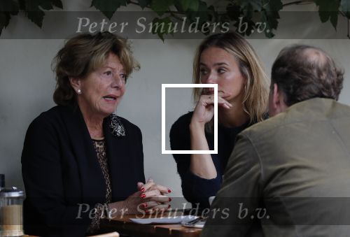 Amsterdam 15 september 2018
Neelie Kroes op terras met â€¦..