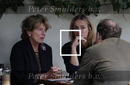 Amsterdam 15 september 2018
Neelie Kroes op terras met â€¦..