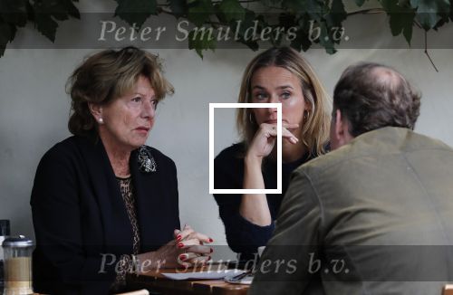 Amsterdam 15 september 2018
Neelie Kroes op terras met â€¦..