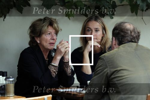 Amsterdam 15 september 2018
Neelie Kroes op terras met â€¦..