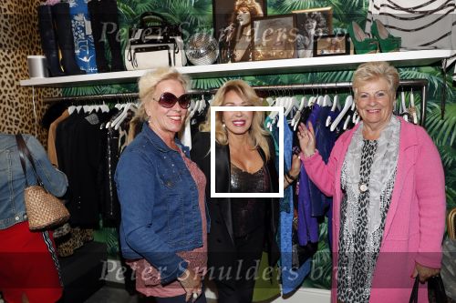Etten Leur 21 september 2018
Patricia Paay verkoopt in winkels sjans in Etten Leur oude kleding tassen en schoenen van haar zelf.