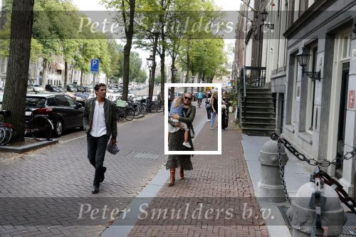 Amsterdam 9 september 2018
Peggy Vrijens met man en dochter op straat in Amsterdam.