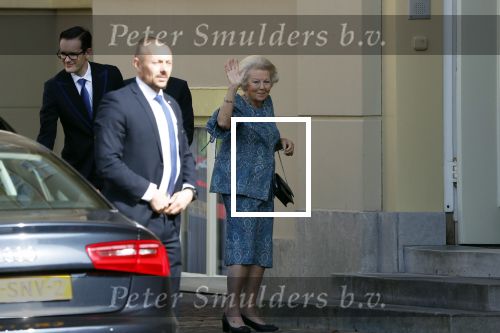 Den Haag 18 september 2018
Prinsjesdag 2018 op het binnenhof. Prinses Beatrix en mevr v Loon de Labouchere arriveren bij achterkant paleis Noordeine. Prinses Beatrix bezit een huis waar ze regelmatig verblijft.
