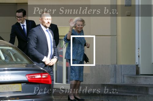 Den Haag 18 september 2018
Prinsjesdag 2018 op het binnenhof. Prinses Beatrix en mevr v Loon de Labouchere arriveren bij achterkant paleis Noordeine. Prinses Beatrix bezit een huis waar ze regelmatig verblijft.