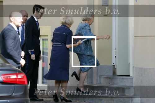 Den Haag 18 september 2018
Prinsjesdag 2018 op het binnenhof. Prinses Beatrix en mevr v Loon de Labouchere arriveren bij achterkant paleis Noordeine. Prinses Beatrix bezit een huis waar ze regelmatig verblijft.