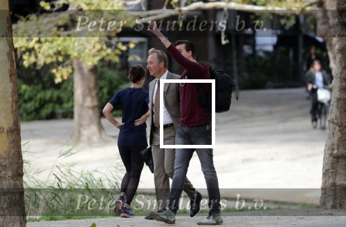 Amsterdam 16 september 2018
Rick Nieman heeft fotoshoot in Vondelpark en poseert daarna met zijn vrouw Sacha de Boer