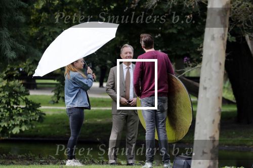 Amsterdam 16 september 2018
Rick Nieman heeft fotoshoot in Vondelpark en poseert daarna met zijn vrouw Sacha de Boer