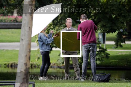 Amsterdam 16 september 2018
Rick Nieman heeft fotoshoot in Vondelpark en poseert daarna met zijn vrouw Sacha de Boer