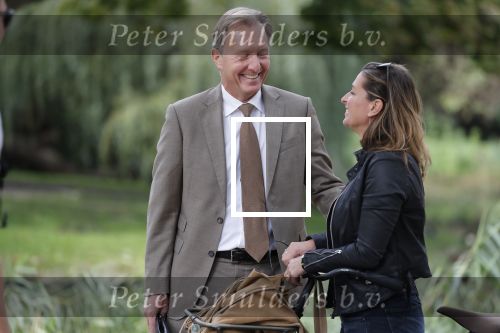 Amsterdam 16 september 2018
Rick Nieman heeft fotoshoot in Vondelpark en poseert daarna met zijn vrouw Sacha de Boer