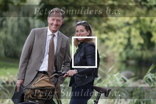 Amsterdam 16 september 2018
Rick Nieman heeft fotoshoot in Vondelpark en poseert daarna met zijn vrouw Sacha de Boer