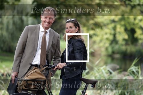 Amsterdam 16 september 2018
Rick Nieman heeft fotoshoot in Vondelpark en poseert daarna met zijn vrouw Sacha de Boer