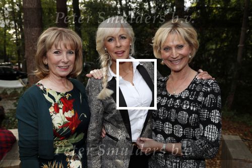 Hilversum 8 oktober 2018
Boek presentatie Peter Koelewijn bij wisseloord studioâ€™s. Het boek is geschreven door Tjerk Lammers.
Rita v Rooy Marga Bult Margot v d Ven