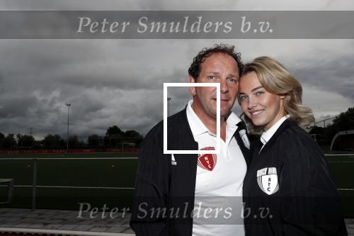 Amsterdam 11 september 2018
Het volledige team van hardlopers voor Only Friends bestaat uit tien personen: zanger Robert Leroy, chef-kok Ramon Beuk, ex-voetbalster Anouk Hoogendijk, eSporter Koen Weijland, Carlos Platier (judoka en winnaar Expeditie Robinson 2017), JoÃ«lle Witschge (deelneemster Expeditie Robinson), huisarts/schrijver/vlogger Rutger Verhoeff, social media influencer Jamie de Boer, Maup van den Berg en Stefan Valk. Ze gaan de marathon van New York lopen.
