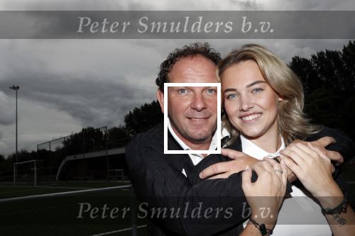 Amsterdam 11 september 2018
Het volledige team van hardlopers voor Only Friends bestaat uit tien personen: zanger Robert Leroy, chef-kok Ramon Beuk, ex-voetbalster Anouk Hoogendijk, eSporter Koen Weijland, Carlos Platier (judoka en winnaar Expeditie Robinson 2017), JoÃ«lle Witschge (deelneemster Expeditie Robinson), huisarts/schrijver/vlogger Rutger Verhoeff, social media influencer Jamie de Boer, Maup van den Berg en Stefan Valk. Ze gaan de marathon van New York lopen.