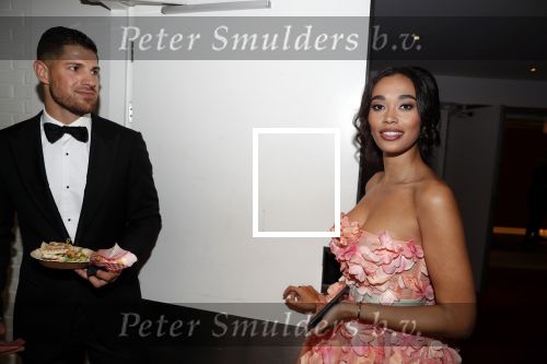 Utrecht 23 september 2018
Premiere Mamma Mia in beatrixtheater. Hoofdrollen zijn er voor Antje Monteiro Jolijn Henneman Sophia Wezer Hilke Bierman Dieter Troubleyn Emiel de Jong en Soy Kroon. Romy Monteiro met vriend