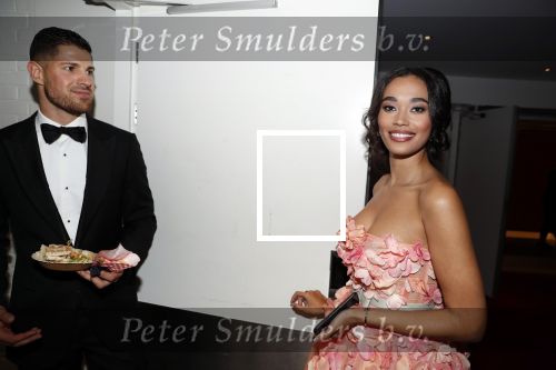 Utrecht 23 september 2018
Premiere Mamma Mia in beatrixtheater. Hoofdrollen zijn er voor Antje Monteiro Jolijn Henneman Sophia Wezer Hilke Bierman Dieter Troubleyn Emiel de Jong en Soy Kroon. Romy Monteiro met vriend