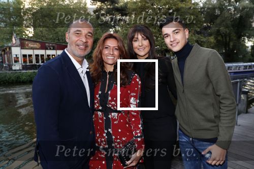Amsterdam 25 september 2018
Presentatie Amsterdam XXXL bij sushisamba. Ruud Gullit kwam met zijn vriendin Karin de Rooij dochter Felicity en stiefzoon Nigel.